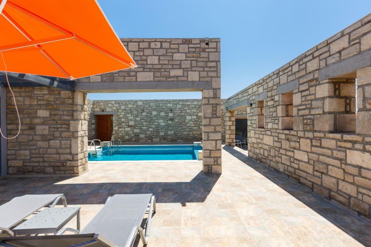 Villa Ypsilon Karoti  Экстерьер фото