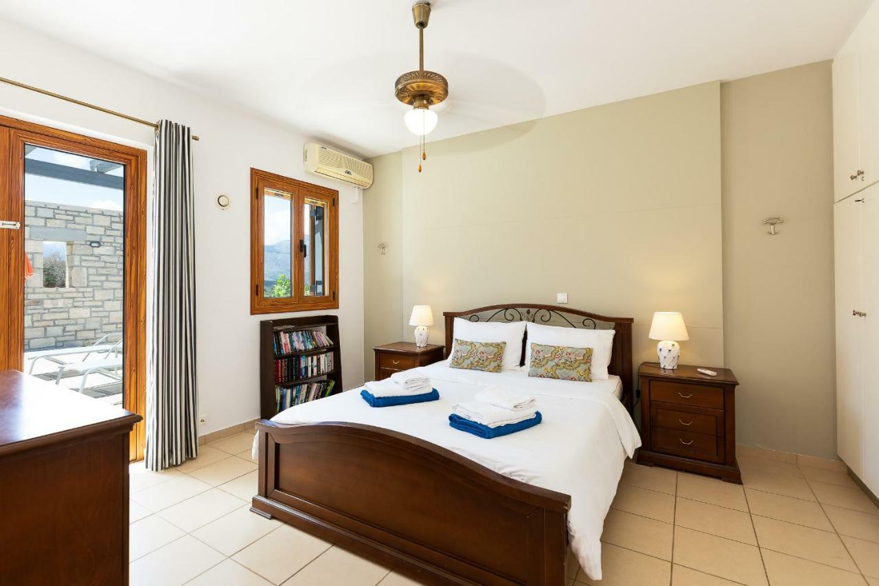 Villa Ypsilon Karoti  Экстерьер фото