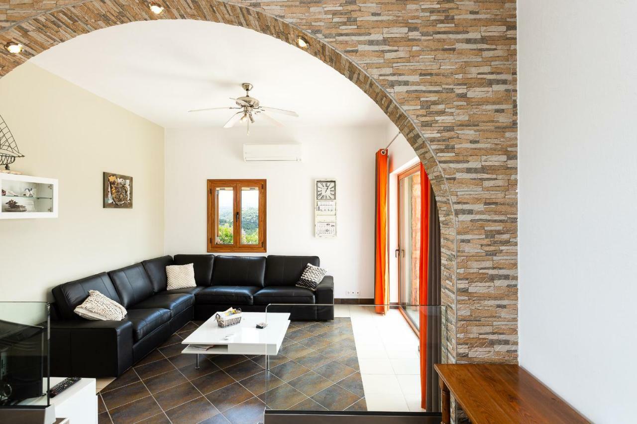 Villa Ypsilon Karoti  Экстерьер фото